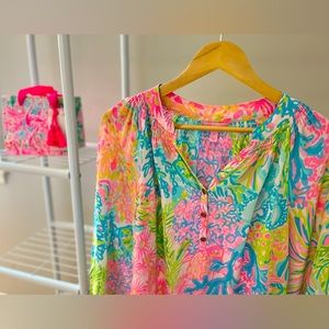 Lilly Pulitzer Elsa Silk Top in Lovers Coral, Size Medium